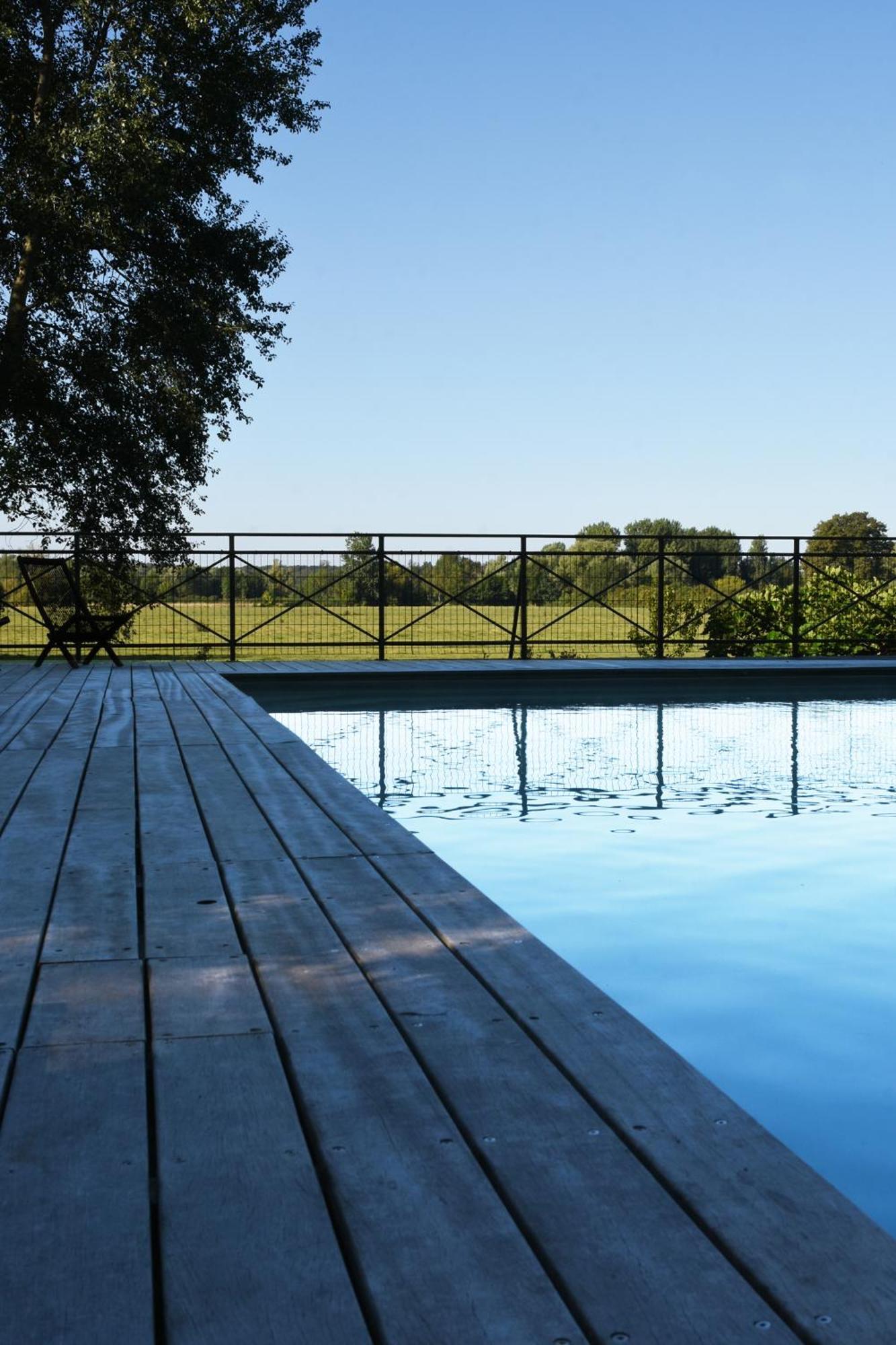 Domaine De L'Ermitage Bed & Breakfast Berry-Bouy Exterior photo