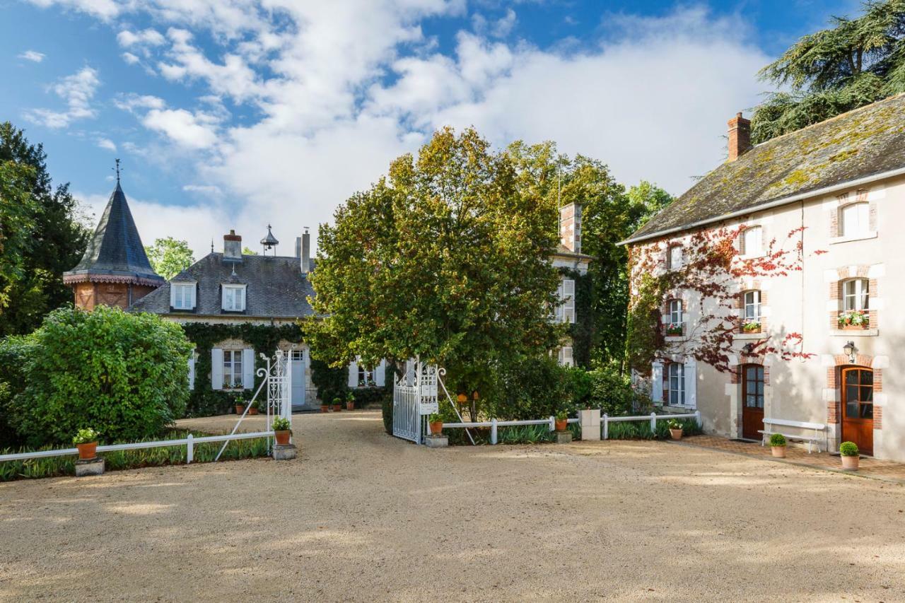 Domaine De L'Ermitage Bed & Breakfast Berry-Bouy Exterior photo
