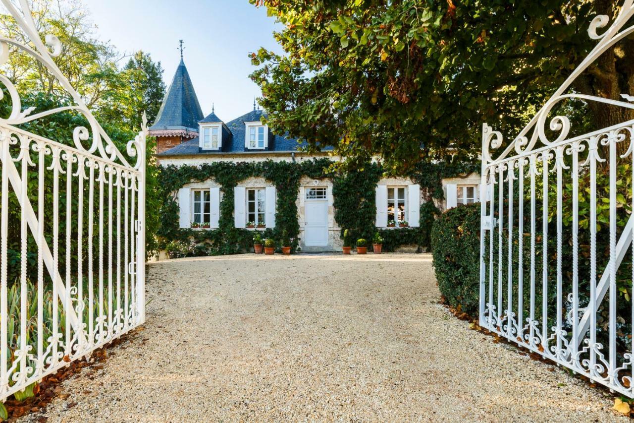 Domaine De L'Ermitage Bed & Breakfast Berry-Bouy Exterior photo